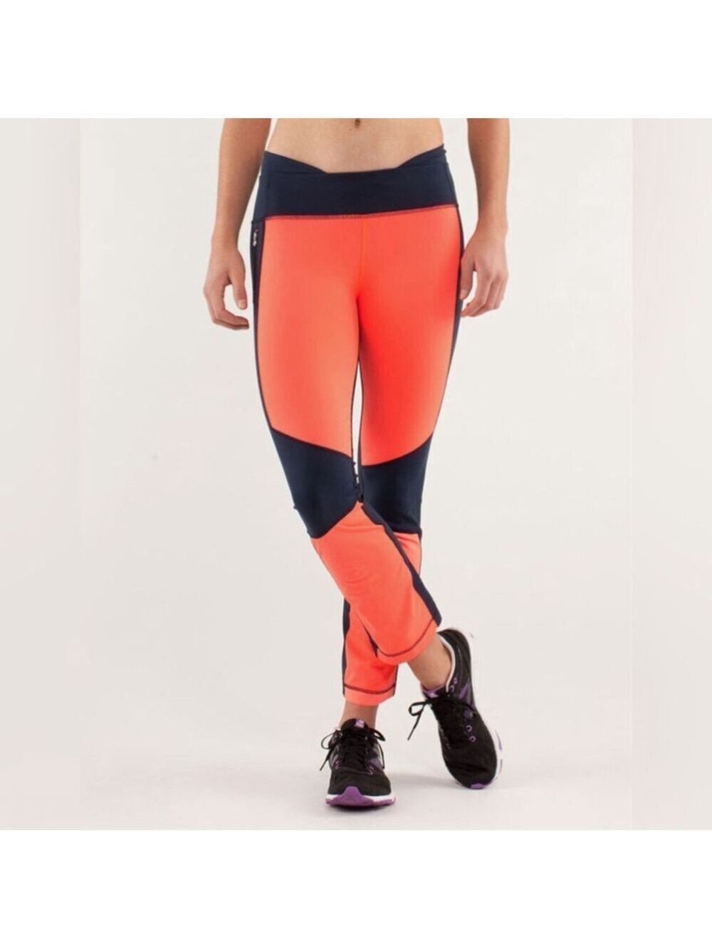 Lululemon Pump It Up Pant-Inkwell / Light Flare- Size 4